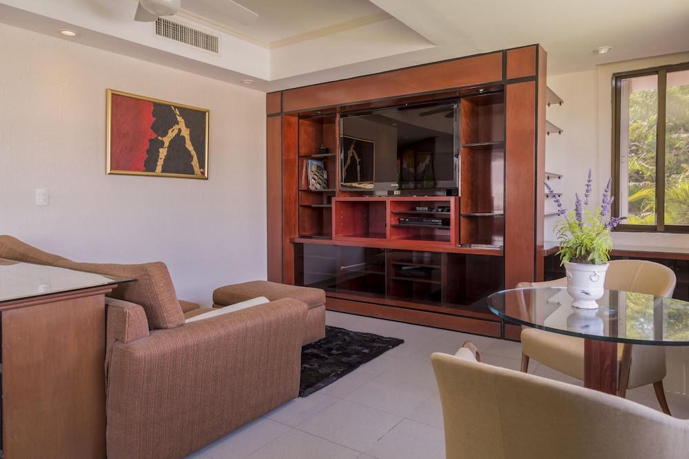 Elegant Lagoon Front Villa By Casa Paraiso แคนคูน ภายนอก รูปภาพ