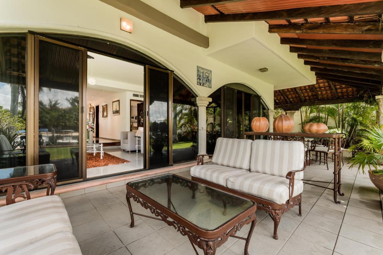 Elegant Lagoon Front Villa By Casa Paraiso แคนคูน ภายนอก รูปภาพ