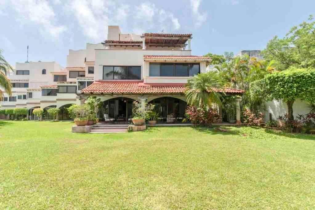 Elegant Lagoon Front Villa By Casa Paraiso แคนคูน ภายนอก รูปภาพ